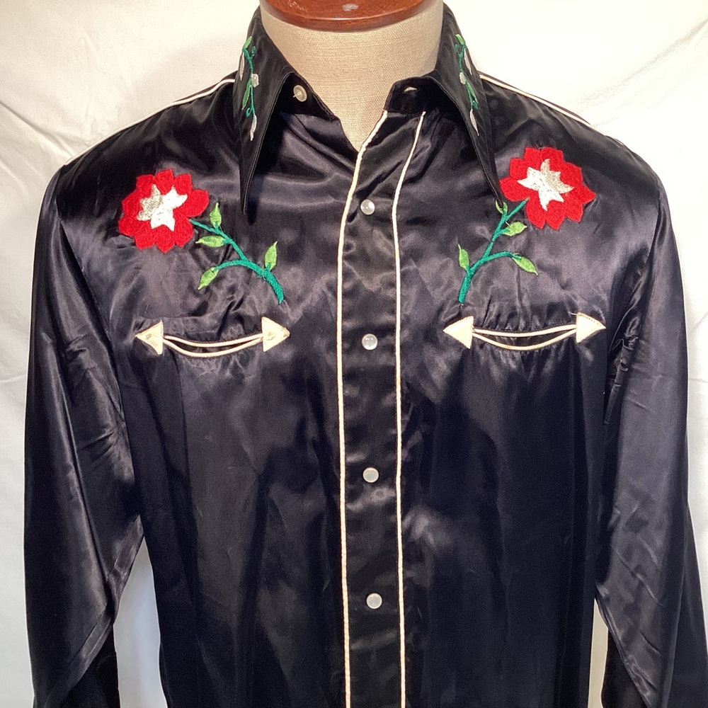 Vintage Western Wear by Texson Men's Black Satin Shirt with Embroidery Roses - Picture 2 of 16